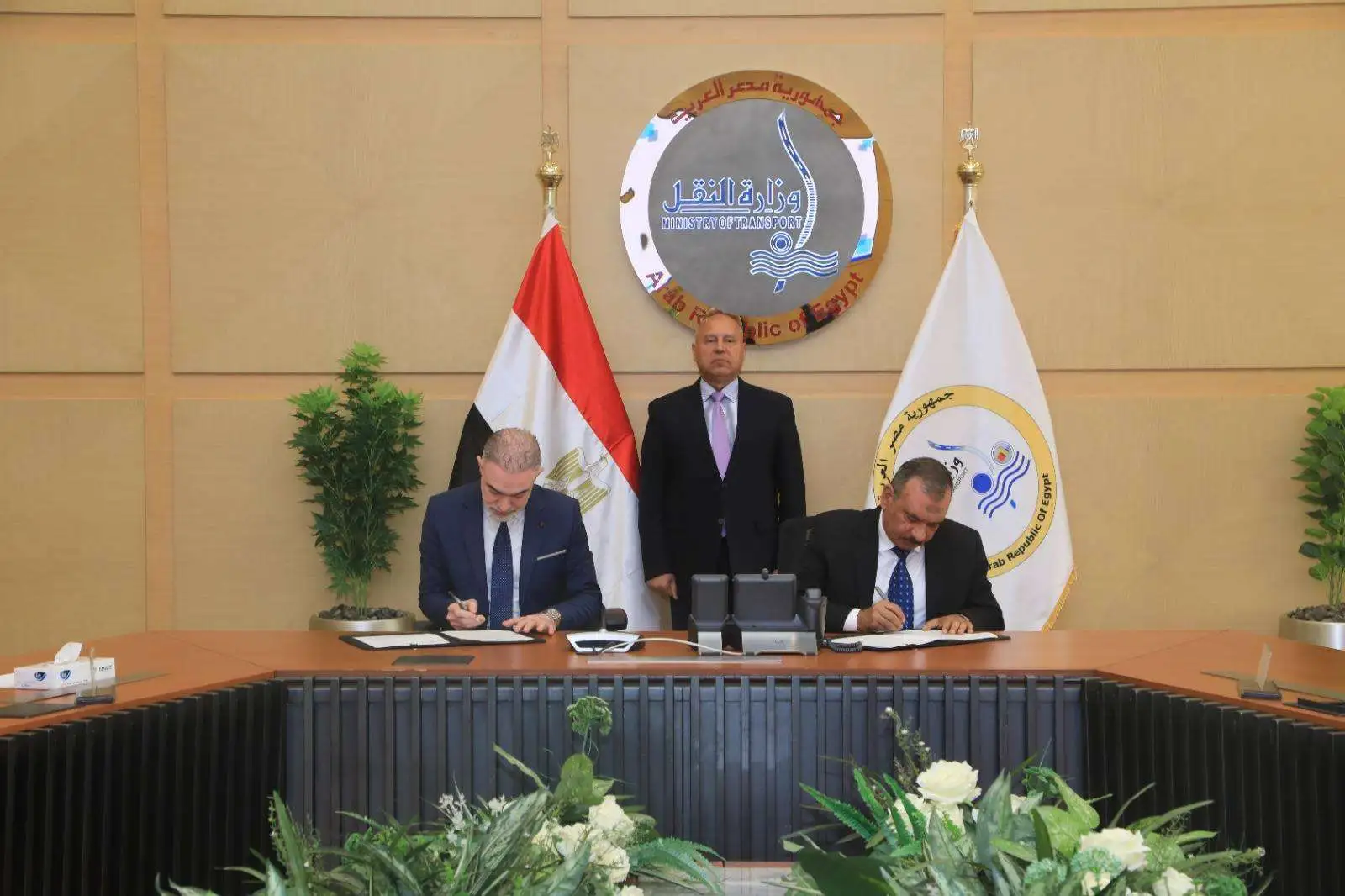 «توقيع بروتوكول تاريخي لإنشاء شركة مشتركة لتشغيل سفن تجارية بين مصر وشرق إفريقيا بحضور وزير النقل»