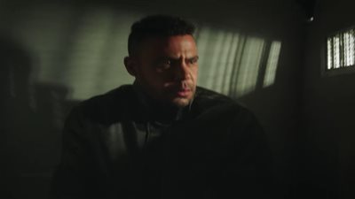 صراع حمزة الدباح وتجار الأسلحة يشتعل في الحلقة العاشرة من الكينج