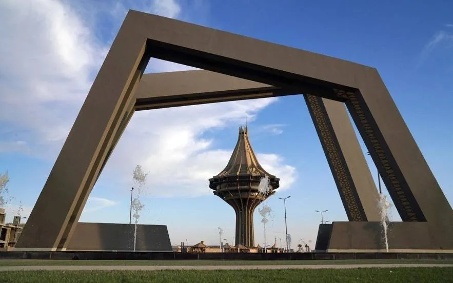 وفاة شخصين وإصابة 12 آخرين إثر سقوط مقذوف على مبنى سكني في الخرج