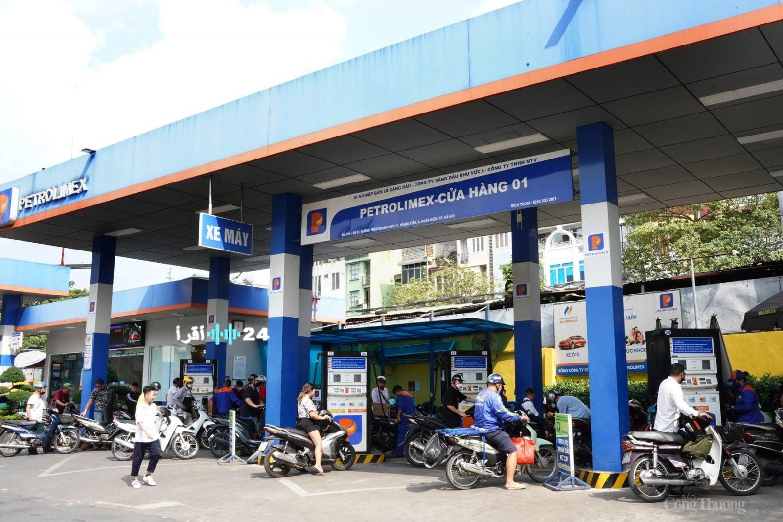 اعد صياغة العنوان بالكامل بشكل صحفي احترافي ككاتب بشري ، وقم بوضع كابشن جذابة في علامتين تنصيص في بداية العنوان «.» ، اجعل العنوان مناسبًا لاقتراحات لا تضع علامة : في العنوان، لا تقم بكتابة اقترحات او الرد الالي علي الامر او وضع نقطة في نهاية العنوان او ملاحظات فقط نفذ المطلوبطلبت وزارة الصناعة والتجارة زيادة عمليات التفتيش على شركات البنزين والديزل في ضوء الوضع الدولي المعقد.