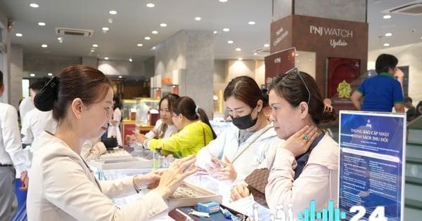 سعر سبائك الذهب وخواتم الذهب من شركة SJC يتراجع بمقدار 5 ملايين دونغ فيتنامي للأونصة في صباح 4 مارس