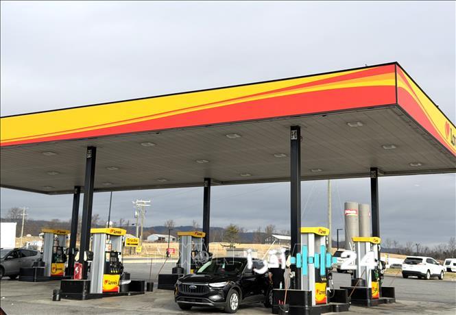 «أسعار النفط تواصل الارتفاع وختام الجلسات الخامسة يرفع خام برنت فوق 80 دولارًا»