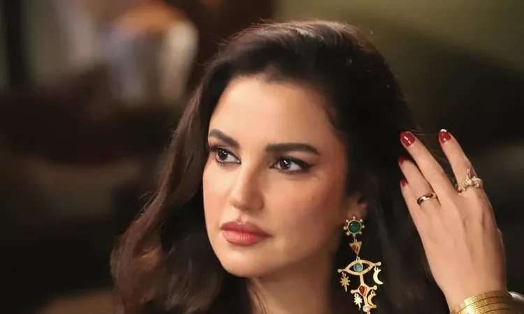 المستشار مرتضى منصور يثني على أداء درة والجمهور والنقاد يمدحون موهبتها في فيلم علي كلاي