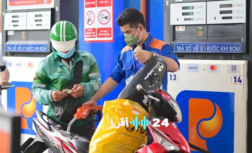«تراجع قياسي لأسعار البنزين والكيروسين في فيتنام» انخفاض سعر بنزين RON95-III بأكثر من 3800 دونغ والكيروسين يهبط بمقدار يقارب 8000 دونغ لكل لتر