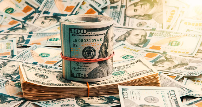 «تراجع الدولار عالميًا إثر تصريحات ترامب والنفط يفقد مكاسبه القياسية»