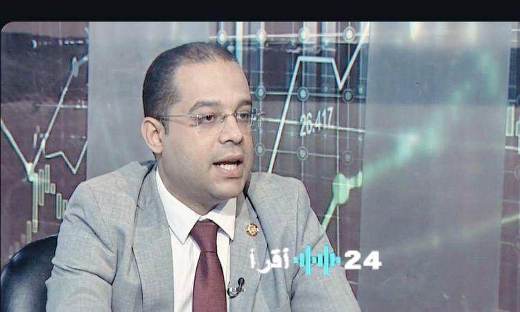 «هل يشهد العالم نهاية عصر البترودولار؟» خبير اقتصادي يكشف صعوبة تطبيق تسعير النفط باليوان الإيراني دون توافق دولي