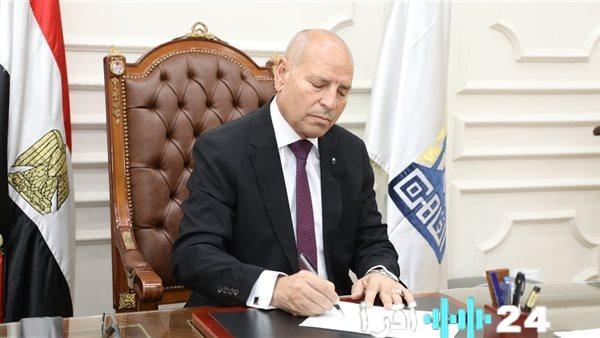 محافظ القاهرة يعلن إيقاف إجازة عيد الفطر لعمال النظافة