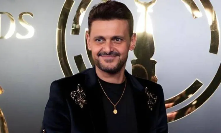 دنيا سامي تظهر بشكل يفاجئ الجمهور بلباس غير معتاد يناسب أدوار النساء في حكايات جحا