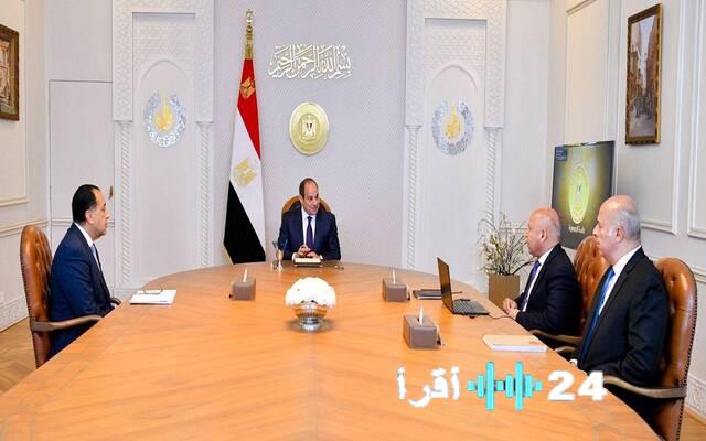 السيسي يطالب بتسريع تنفيذ مشروعات النقل وتحديث الموانئ وفق أعلى المعايير