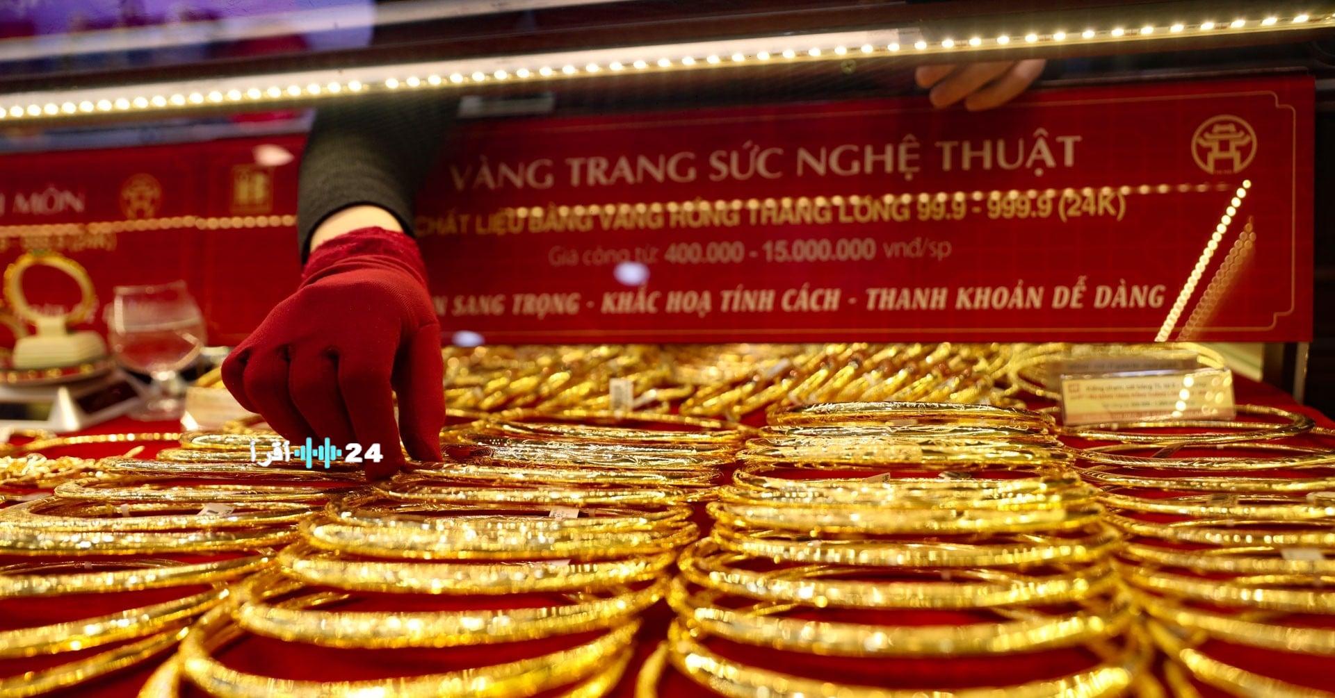 أسعار الذهب تواصل الانخفاض بأكثر من 10 ملايين دونغ فيتنامي، هل تعود إلى 160 مليون دونغ لكل تايل؟