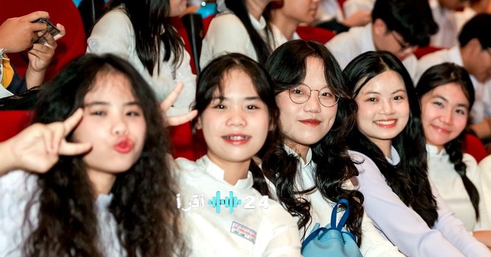 المدرسة الثانوية المتخصصة في مدينة هو تشي منه تكشف عن مواعيد التسجيل وجدول امتحانات القبول للصف العاشر