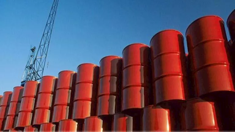 «ارتفاع أسعار الوقود في أمريكا يتزامن مع بلوغ النفط أعلى مستوياته»