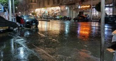 هطول أمطار غزيرة على الإسكندرية ليلاً مع انخفاض ملحوظ في درجات الحرارة