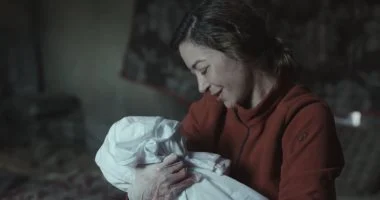 «دراما الأمومة تبلغ ذروتها» أقرأ 24 نيوز يكشف تفاصيل مؤثرة عن ولادة سارة يوسف في الحلقة الثانية عشرة من مسلسل “صحاب الأرض”