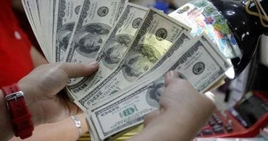 «هدوء في سوق العملات: ما وراء الأرقام؟» استقرار سعر الدولار أمام الجنيه المصري يوم الإثنين 2 مارس 2026: هل يشير إلى مرحلة جديدة؟