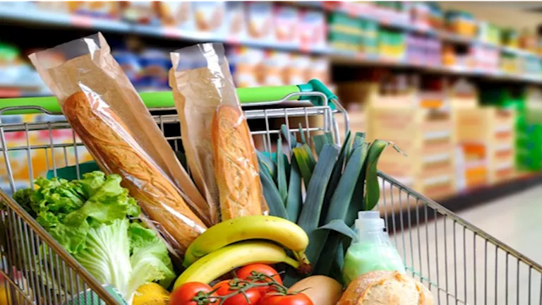 تراجع أسعار الزيت والجبن والدواجن في أسواق اليوم 12 مارس 2026