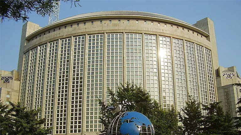 الصين تؤكد على أهمية ضمان استقرار إمدادات النفط تحقيقًا للاستقرار الاقتصادي