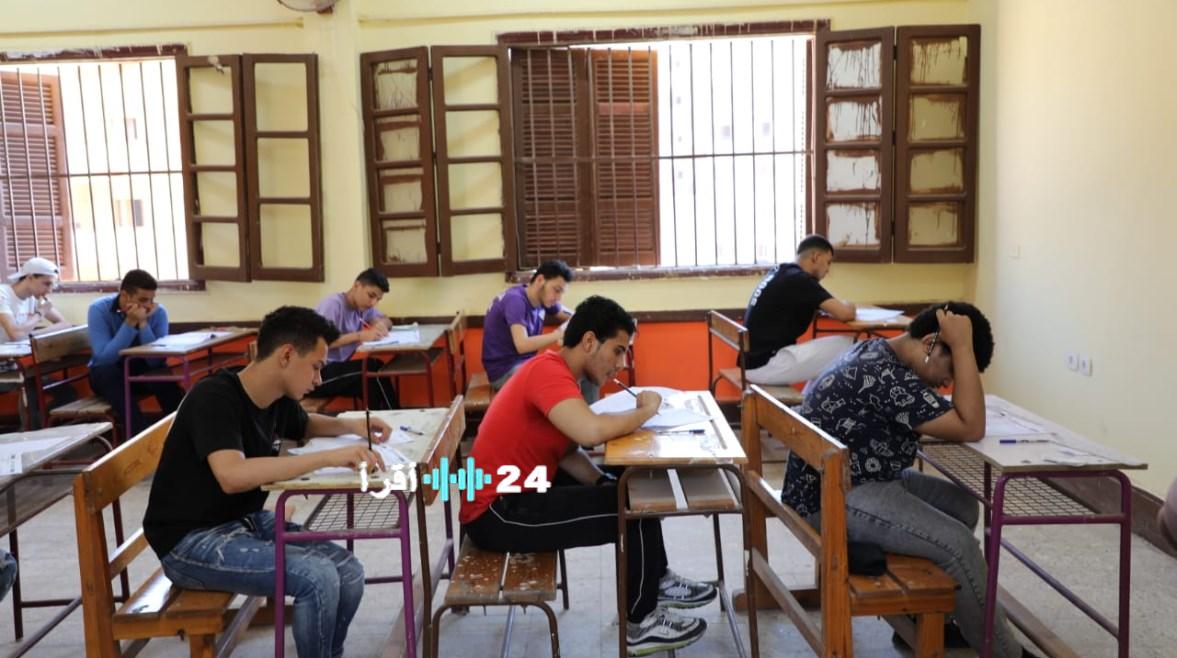 نماذج استرشادية للصف الثالث الثانوي في جميع المواد الدراسية لعام 2026