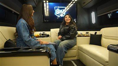 تبدأ تاجرة الخضار مسيرتها نحو النجومية وتحقق حلمها في عالم الدراما