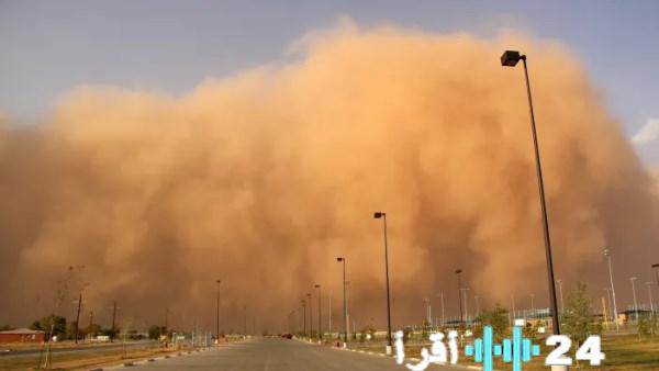 استمرار سقوط الأمطار خلال عيد الفطر وتوقعات بانتهاء العاصفة الترابية في رمضان