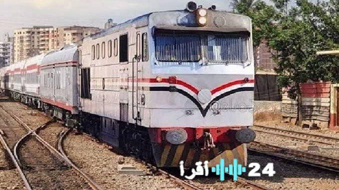 اصطدام قطار المناشي بسيارة نقل في كوم حمادة بالبحيرة