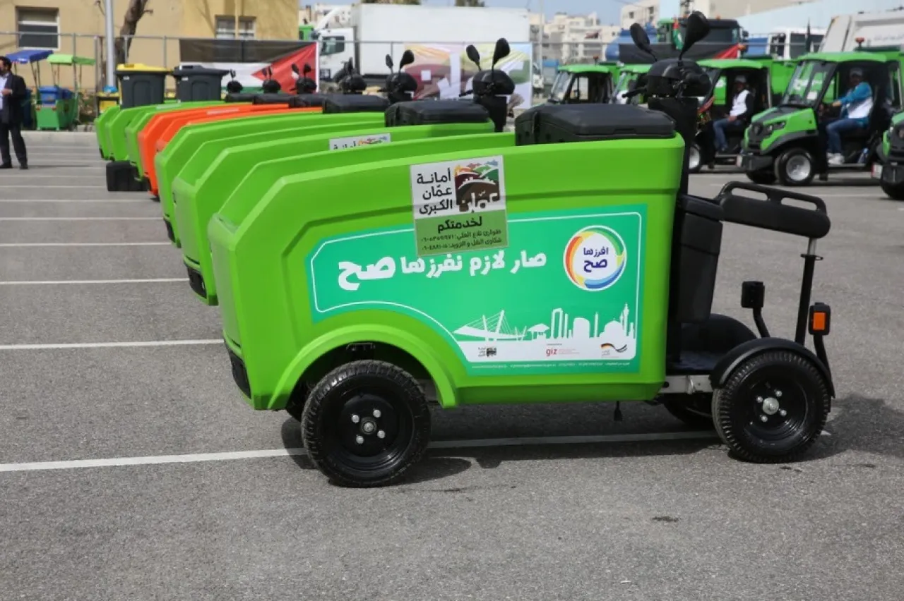 أمانة عمان تبدأ الاختبارات الأولى لفرز النفايات العضوية في سوق الخضار