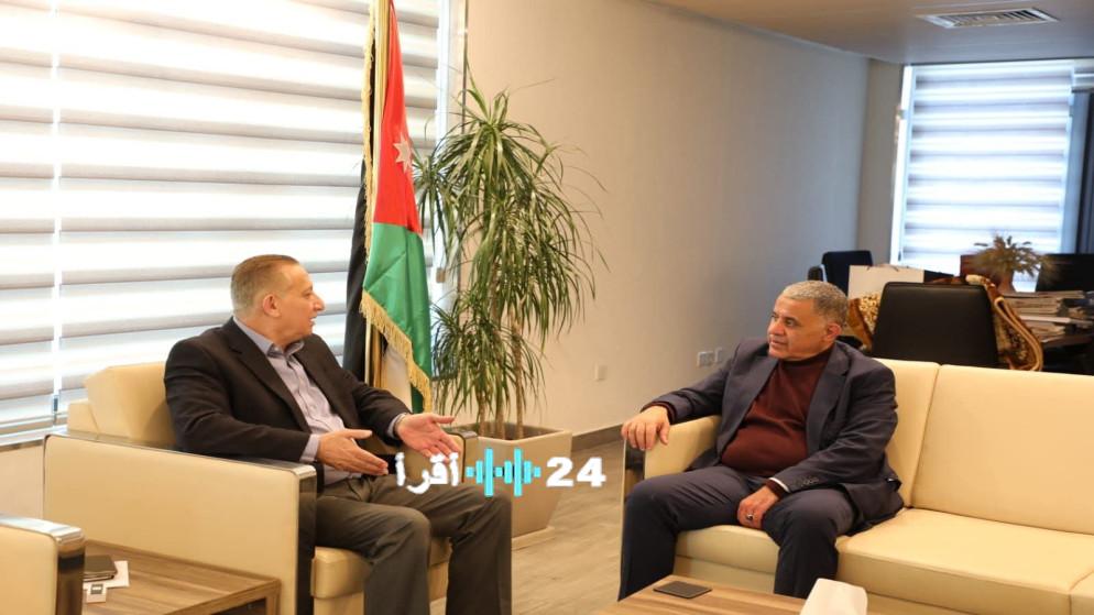 وزير الزراعة يشدد على ضرورة متابعة كميات الخضروات والفواكه لضمان انسيابية تزويد السوق