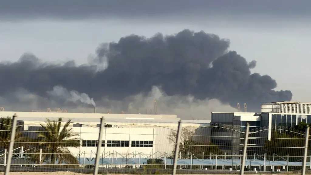 ضربة لأرامكو السعودية وتأثيرها المحتمل على أسعار النفط