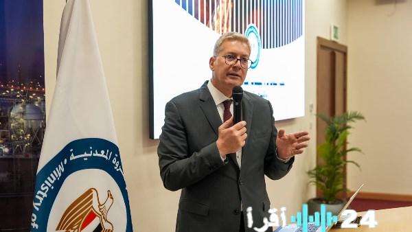 «تداعيات استهداف دول الخليج» وزير البترول يكشف عن ارتفاع أسعار الوقود والغاز عالميًا