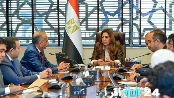 وزيرة التنمية المحلية ونقيب الأسنان يتصدون لتحدي المخلفات الطبية الخطرة