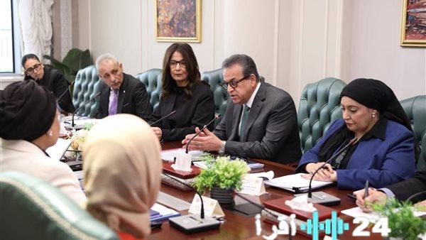 جهود مشتركة بين عبد الغفار ووزيري الأوقاف والثقافة لتوحيد رسالة التوعية السكانية