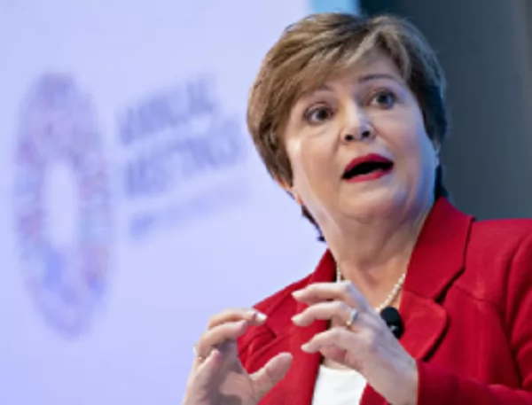 «ارتفاع النفط بنسبة 10%: خطر متزايد على التضخم العالمي»