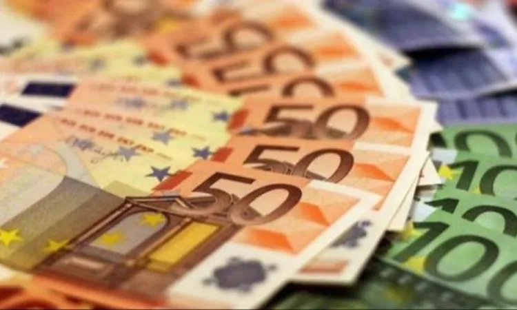 «انخفاض جديد في سعر اليورو خلال تعاملات اليوم الاثنين 16 مارس 2026»