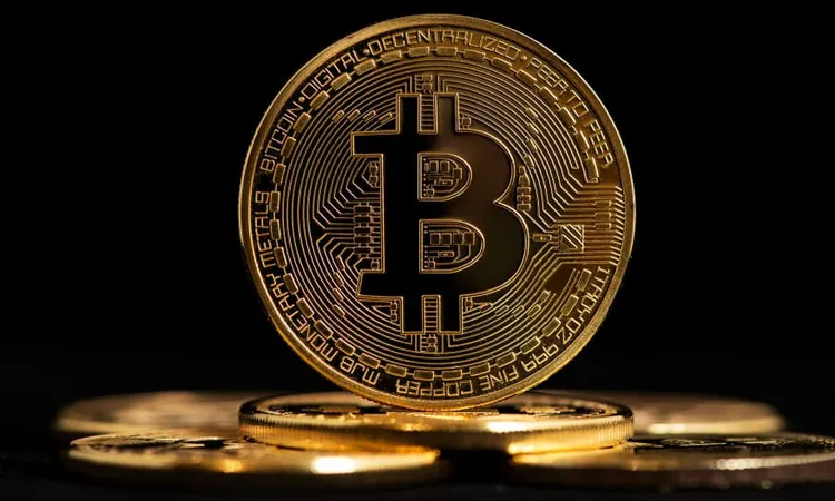 «توقعات مثيرة للعملات الرقمية وسط الصراعات الإيرانية» اقتصادي يحذر من البيتكوين