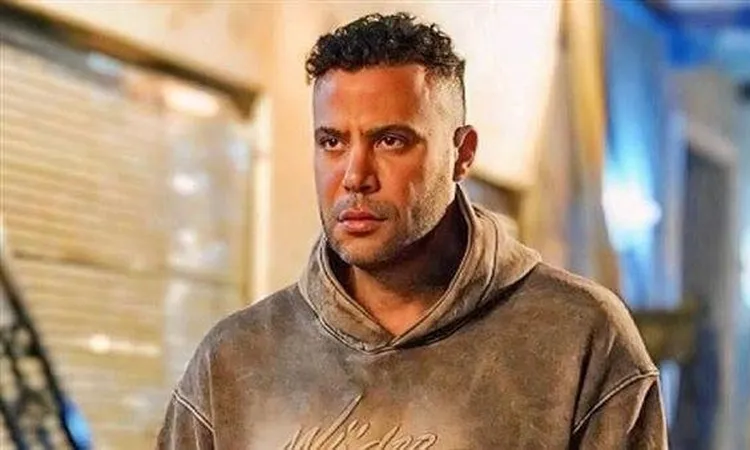 محمد إمام يعبّر عن اعتذاره بشأن مشهد الولادة في “الكنج” ويؤكد احترامه للمهنة العظيمة