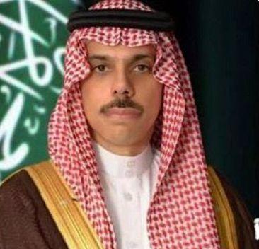 فيصل بن فرحان ووزير خارجية البحرين يناقشان مستجدات المنطقة