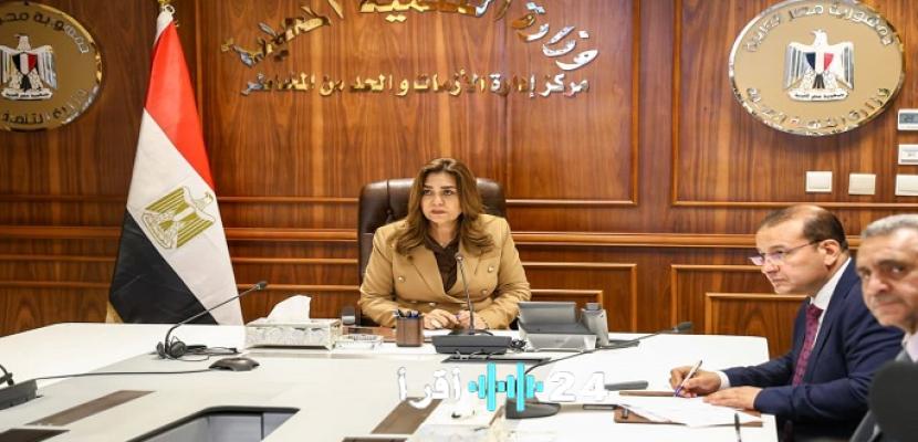 «تعرف على تفاصيل تعريفة الركوب الجديدة» منال عوض تتواصل مع المحافظات لمتابعة إجراءات تحديد أسعار سيارات الأجرة