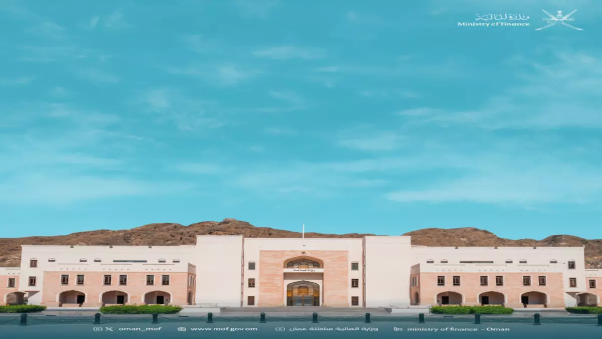 السلطنة تعلن عن موعد صرف رواتب القطاع الخاص لشهر مارس 2026 وخطوة مفاجئة من الوزارة