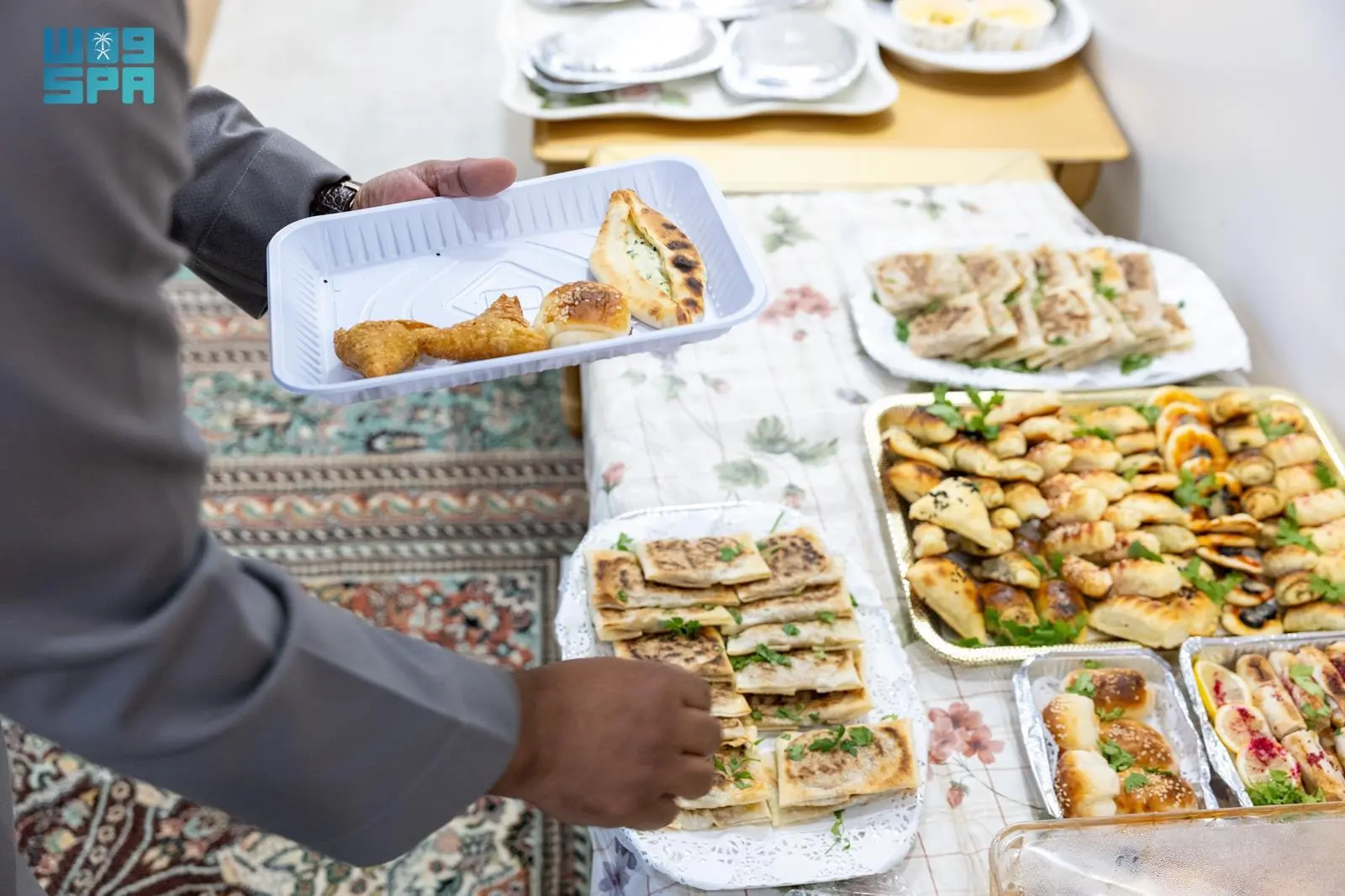 إفطار العائلات الكبيرة بالحدود الشمالية: عصب اجتماعي متوارث يحفظ الهوية والأصالة