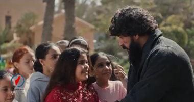 أحمد العوضي يزور دار الأيتام ويكفل الأطفال في مبادرة إنسانية رائعة تعبر عن الرحمة والتضامن