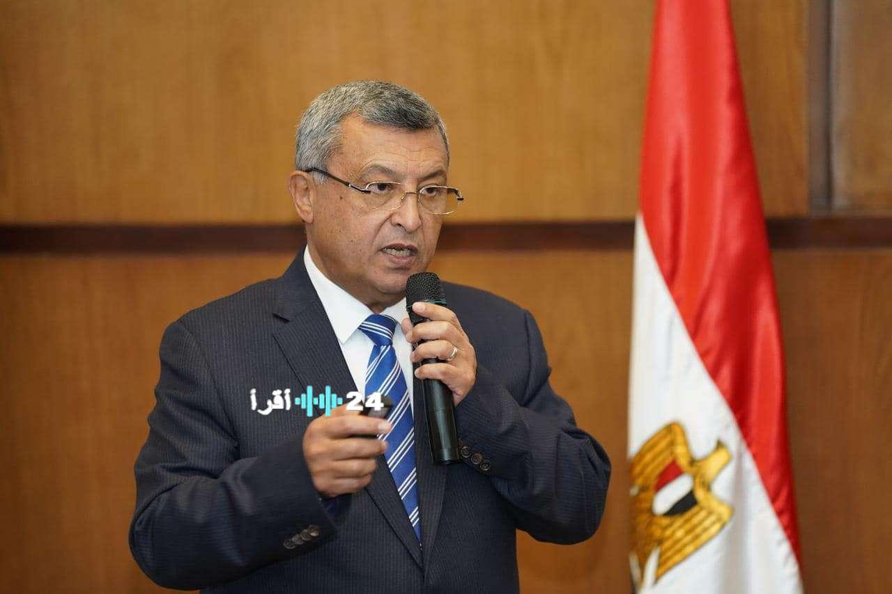 ارتفاع أسعار النفط العالمية يفتح افاقا للتحديات والفرص أمام مصر في مجال الطاقة النظيفة