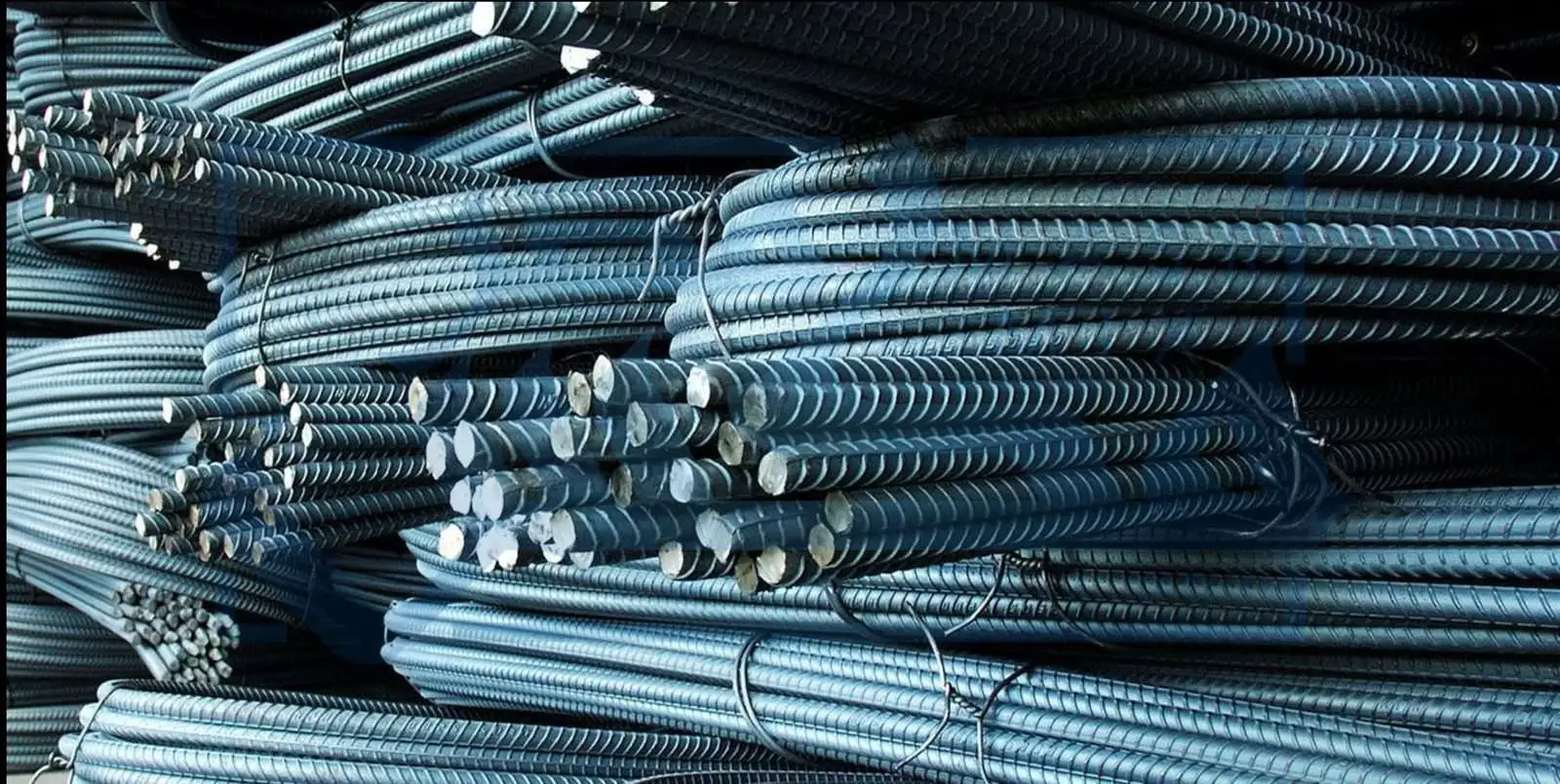 «تراجع كبير في أسعار الحديد بالسوق».. 3500 جنيه انخفاض دفعة واحدة في سعر الطن «تعرف على سعر حديد عز الآن»