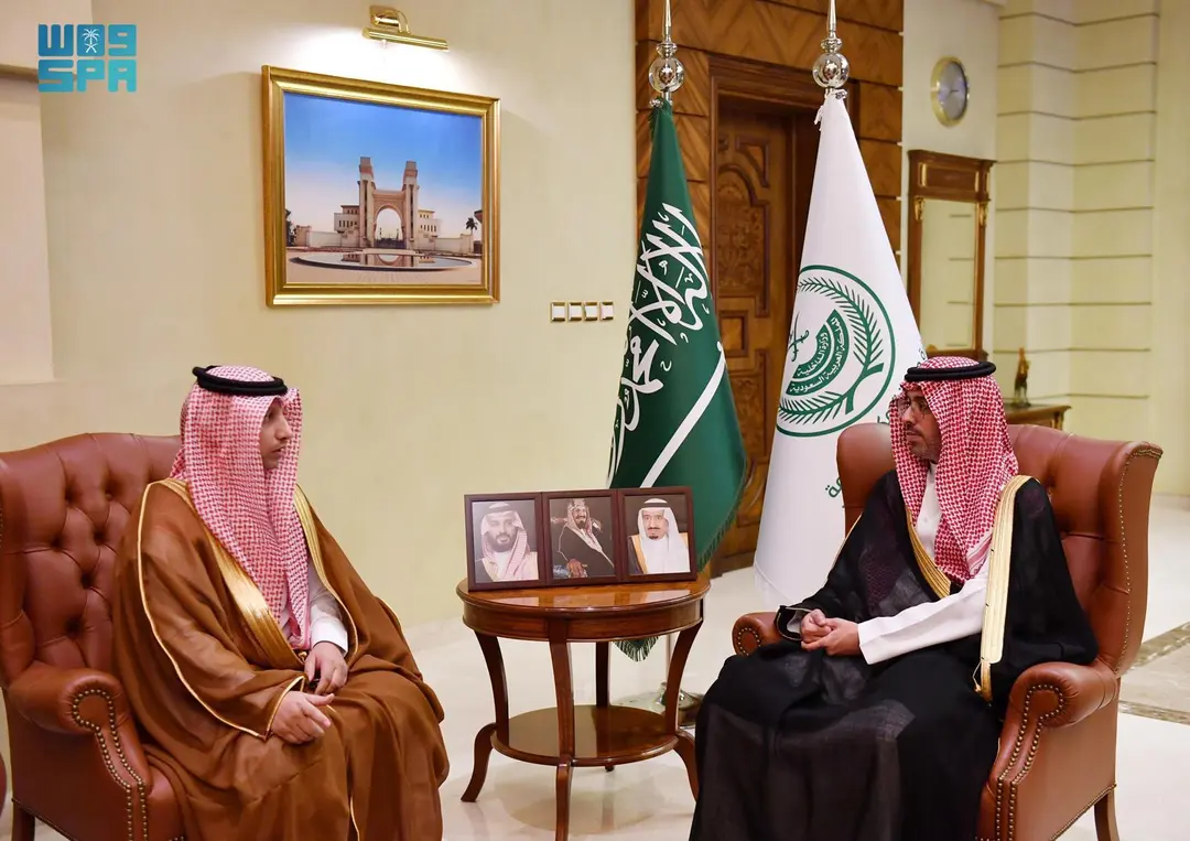 أمير منطقة الرياض يستقبل مدير هيئة الزكاة والضريبة والجمارك بجدة لتعزيز التعاون والتنسيق