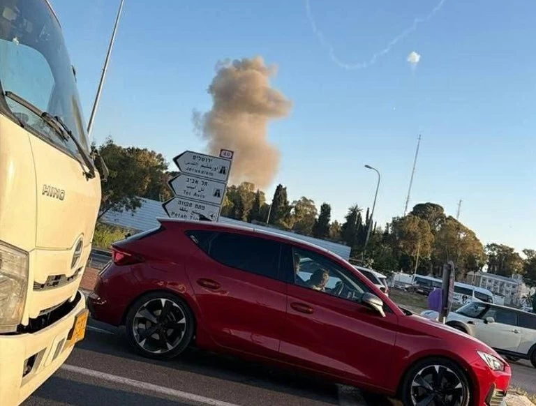 الجيش الإيراني يعلن استهداف قيادة عسكرية إسرائيلية في بئر السبع وسط توتر إقليمي متصاعد