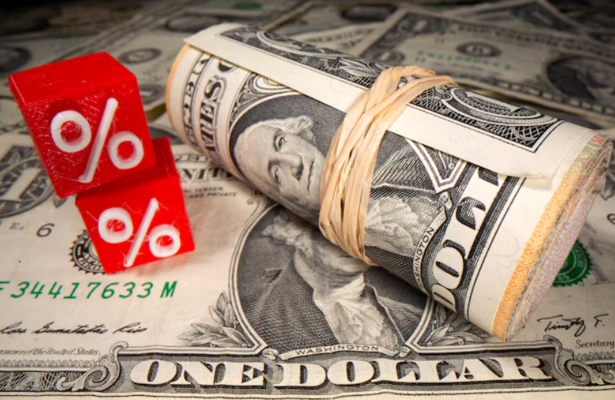 «انخفاض متوقع للدولار مع تراجع جاذبيته كملاذ آمن وصعود اليورو وأسعار النفط»