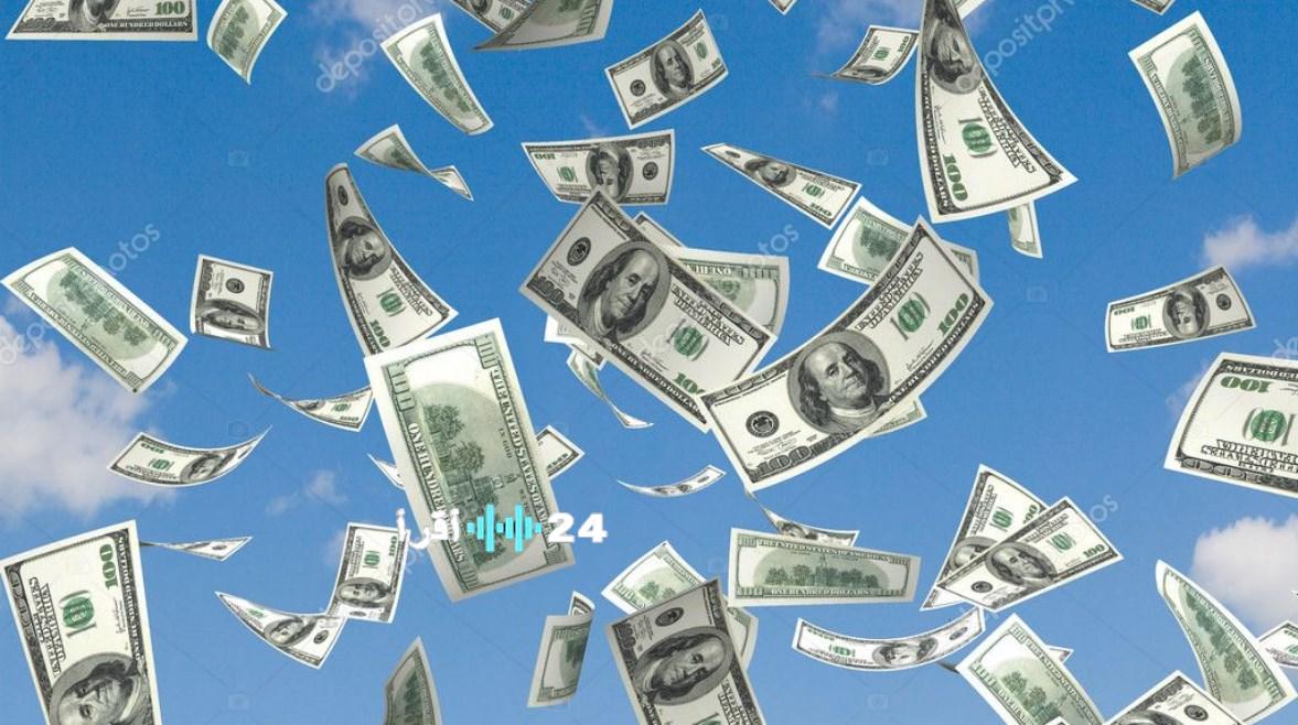 تحطم طائرة عسكرية في بوليفيا ينثر ملايين الدولارات بطريقة غريبة ومثيرة لدهشة الجميع