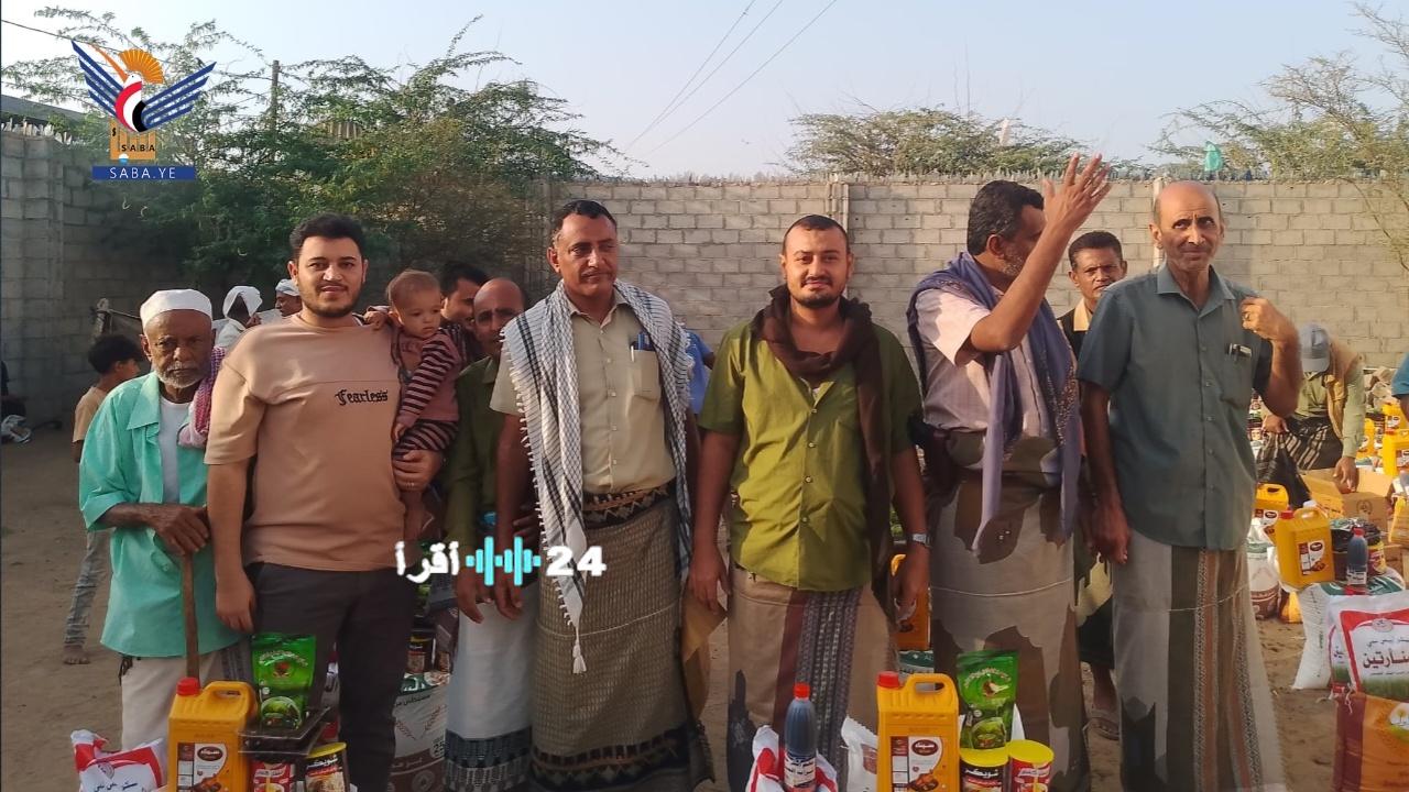 تدشين توزيع ألف سلة غذائية على الأسر الفقيرة في مديريتي الصليف والزيدية بمديرية الحديدة