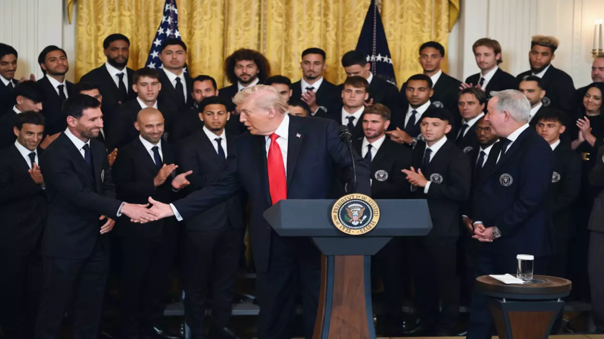 تصريح مفاجئ من ترامب حول اللقاء التاريخي مع ميسي والأهلي المصري في البيت الأبيض