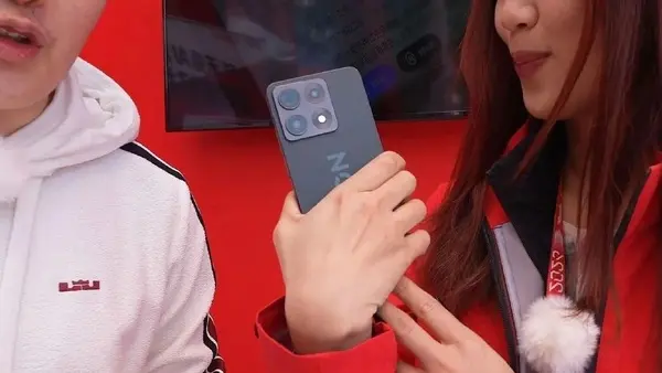 الكشف عن تفاصيل جديدة ومثيرة لهاتف لينوفو Legion المخصص لعشاق الألعاب