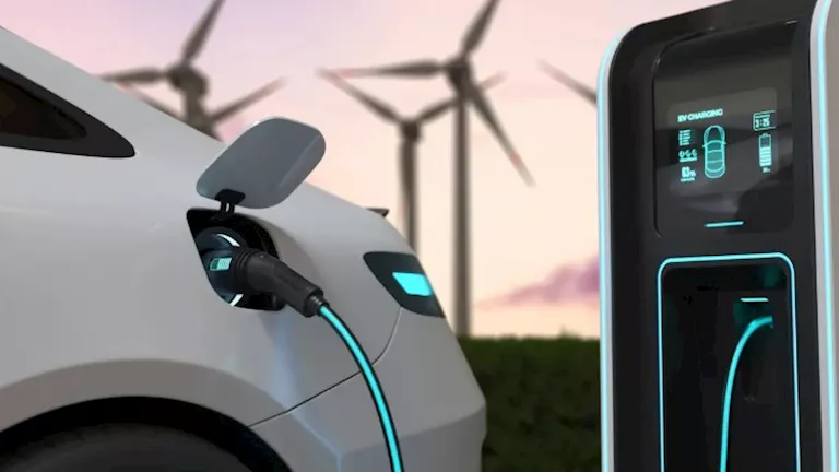 ثلاث تقنيات مبتكرة قد تغير مستقبل شحن السيارات الكهربائية بشكل جذري